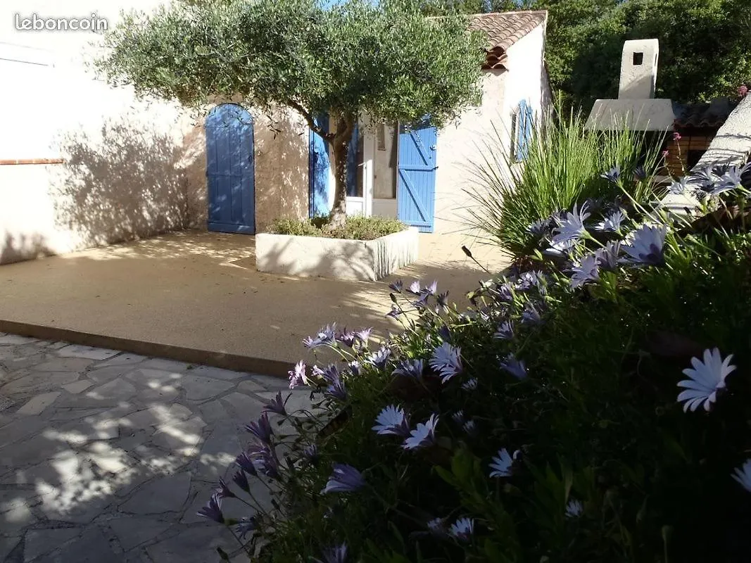 Guest house Ailleurs Land - Provence Hotel Neoules France