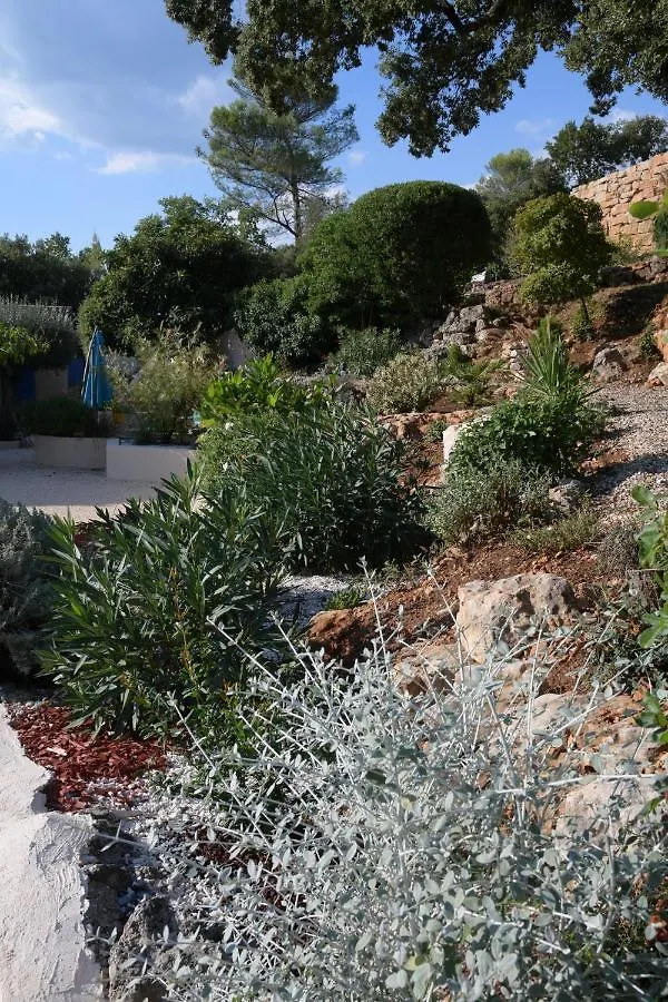 Guest house Ailleurs Land - Provence Hotel Neoules